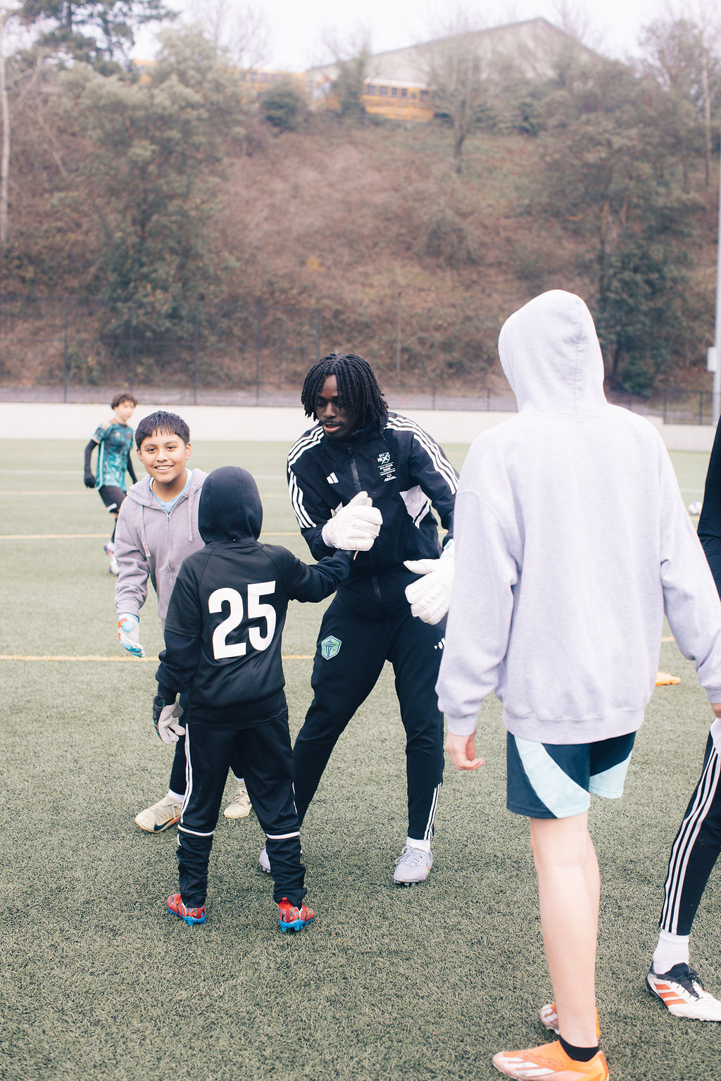 Seattle goalkeeper training - MS Goalkeeping youth soccer session in action 5